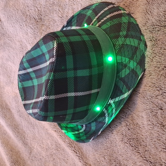 ๐ 3$12 Green Plaid Fedora w/ Lights - Picture 4 of 7